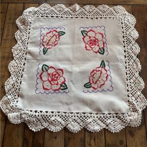 Vintage Floral Embroidered Lace Table Topper Cottagecore Spring  Grandmacore